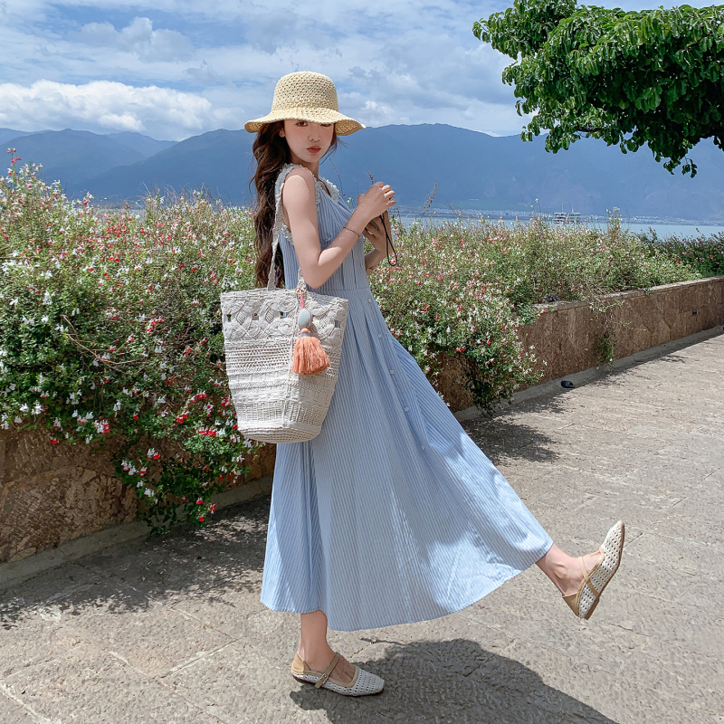 Fresh and Youthful Light Blue Vertical Striped Sleeveless Dress for Women 2026 Summer Sweet Lace Round Neck Tank Top Long Dress