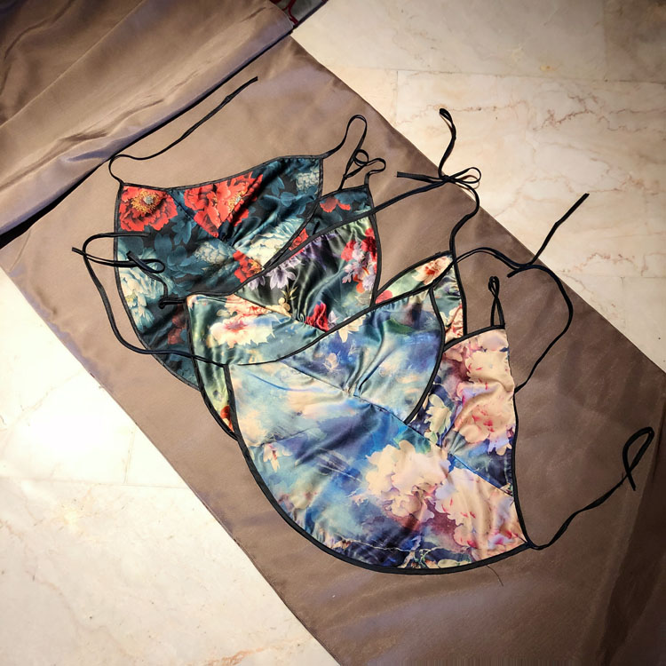 Retro cơ sở tính khí lụa kết cấu tạp dề cổ điển V-Cổ hoa sexy tạp dề đồ ngủ vest phụ nữ