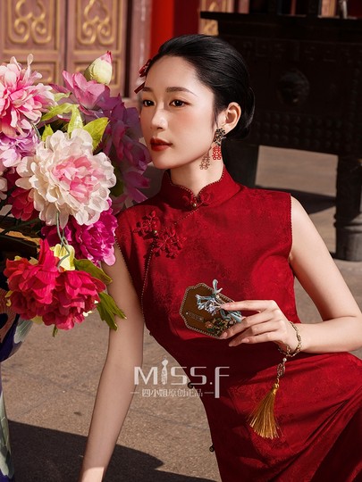 Miss quatrième soie nouveau Style chinois rouge Cheongsam Toast porter haut de gamme mariée mariage robe de fiançailles retour maison tenue décontracté