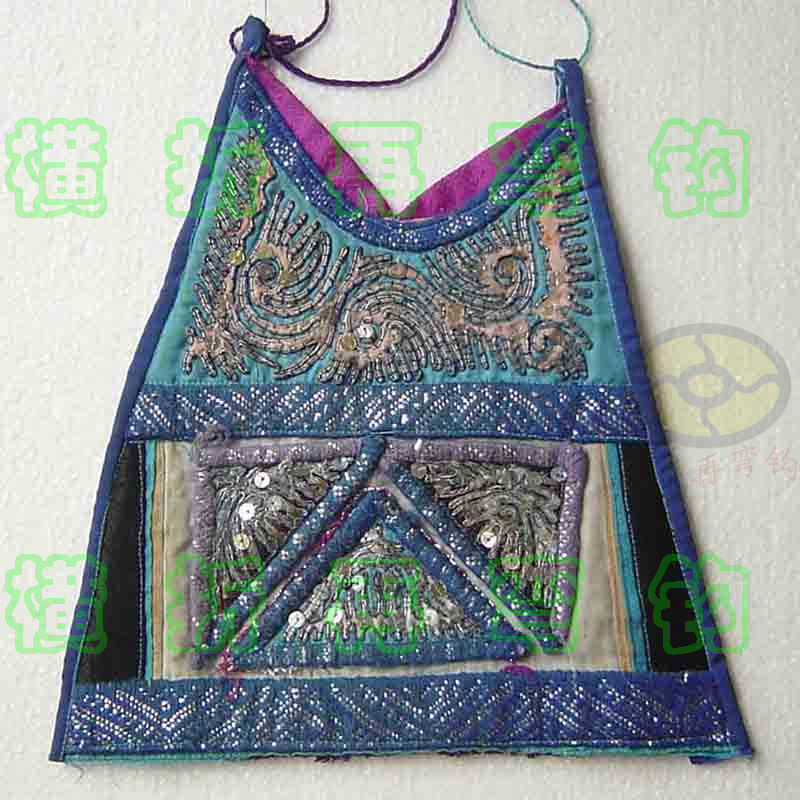 Drool pocket plate gold embroidery pile embroidery Miao embroidery collection old embroidery pieces Handmade old embroidery pick flowers clothes accessories