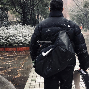 Training large capacity dry and wet separation fitness shoulder bag
