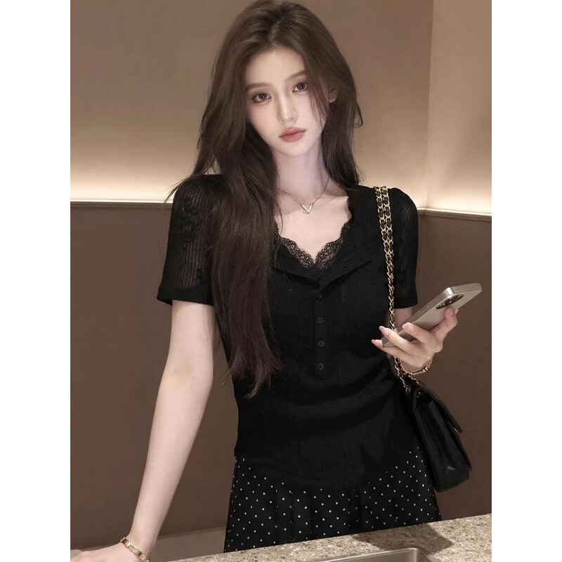Plus-Size Casual Style V-Neck Lace Patchwork Short-Sleeve T-Shirt for Women, Summer, for Chubby Women, Black, Slim-Fit, Slimming, High-End Feel Top