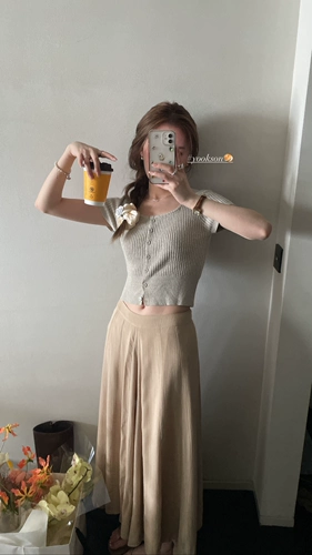 Комфортная базовая трикотажная короткая футболка, квадратный вырез, по фигуре, короткий рукав