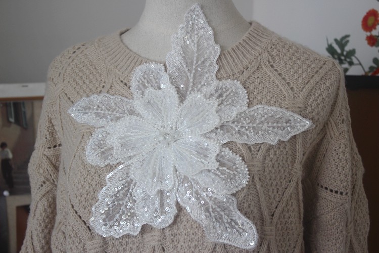 Weiße mehrschichtige Spitze mit Pailletten besetzte 3D-Blumen-Patch DIY Kleidung dekorative Applikation Pullover Mantel Zubehör – Detail 9