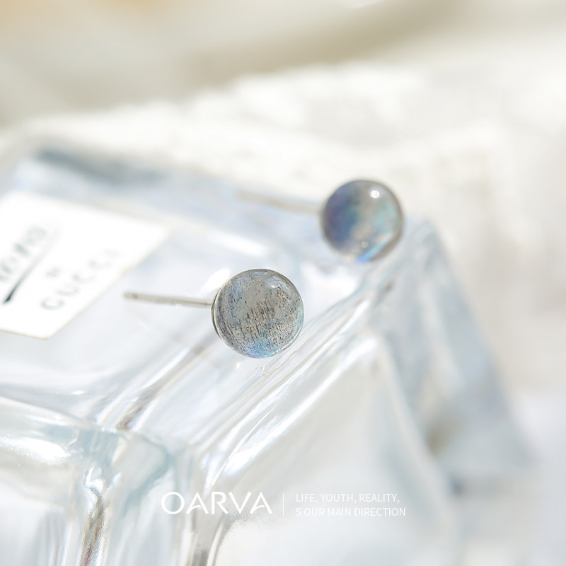 Natural crystal gray moonlight earrings women's 925 sterling silver hypoallergenic transport temperament simple cold wind small earrings