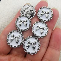 Серебряное белое масло с бантиком