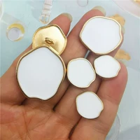 № 33 Phnom Penh White Oil многостороннее