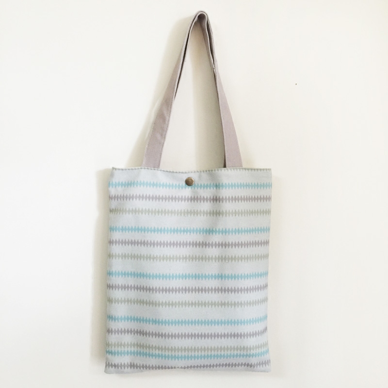 totu cartoon canvas bag women's one-shoulder simple literature and art portable environmental protection shopping bag Japanese and Korean canvas bag custom pattern