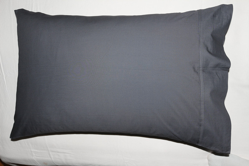 Nhà máy trực tiếp xử lý bông satin đơn sinh viên 48 * 74cm vỏ gối gối gối 9,9 nhân dân tệ gối trúc