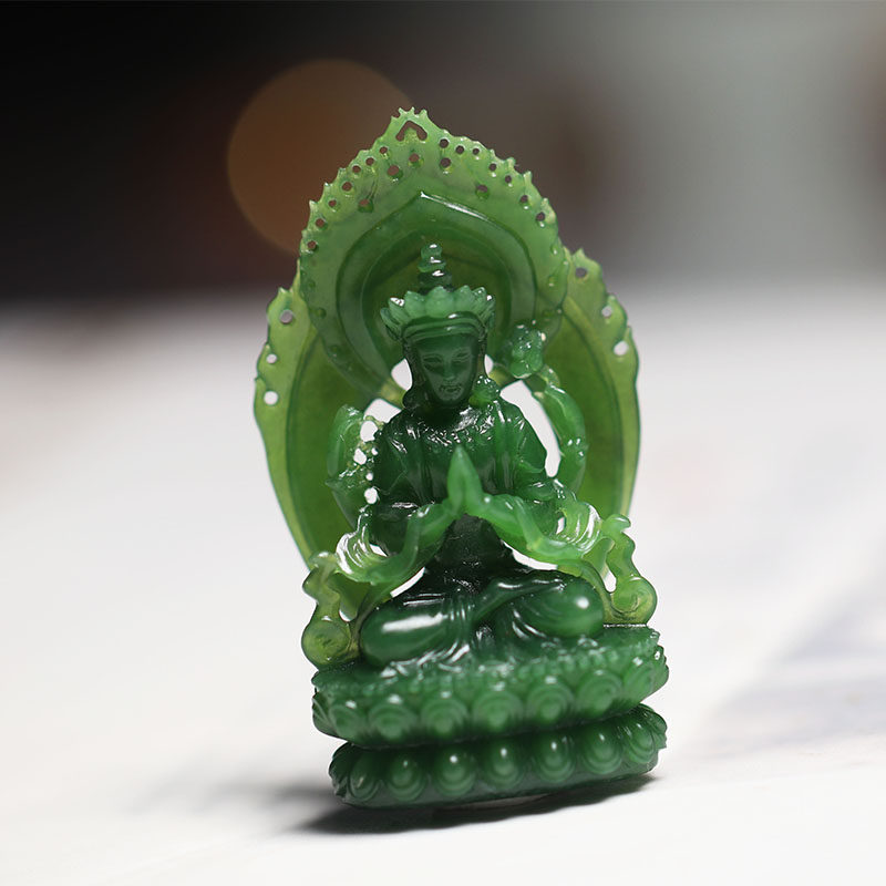 Natural Hetian jade jasper green Tara sitting like a pendant pendant Sugong famous master hollow body like old pit spinach green