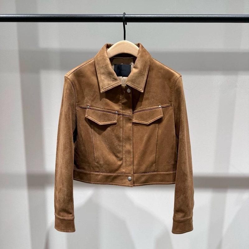 Authentic 2026 Autumn New Vintage Fine Velvet Shoulder-Padded T-Shaped Boxy Short Fashion Jacket Mbf3Jkt008