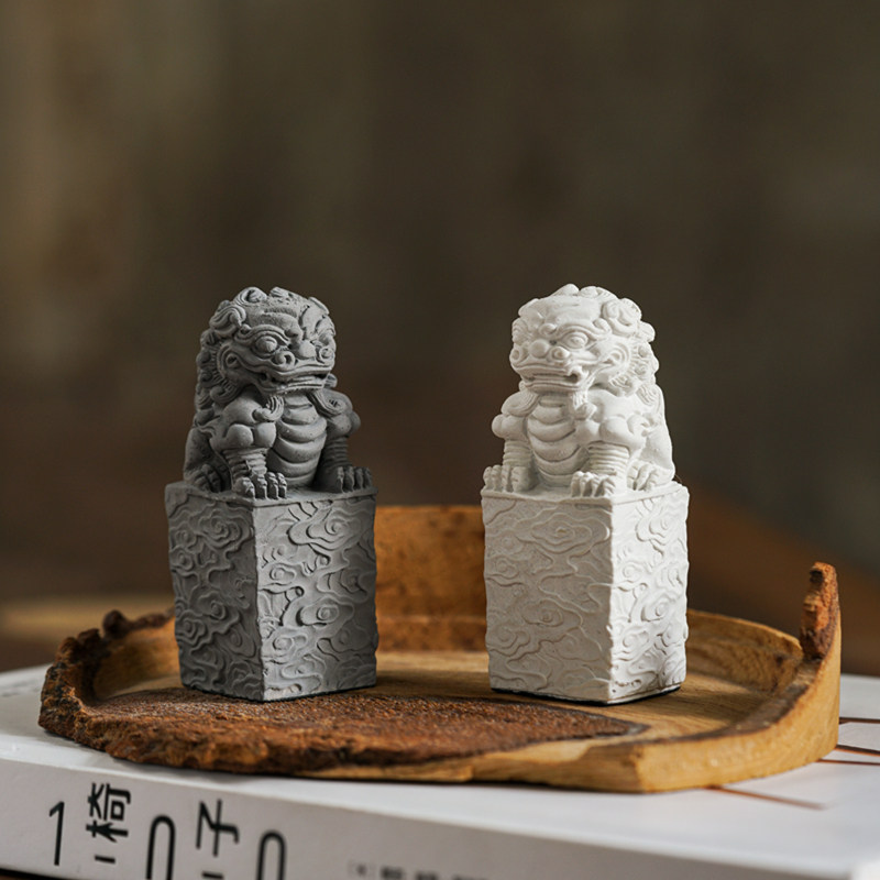 Cement stone lion mini trumpet new Chinese desktop traditional blessing decoration creative fish tank landscaping small decoration