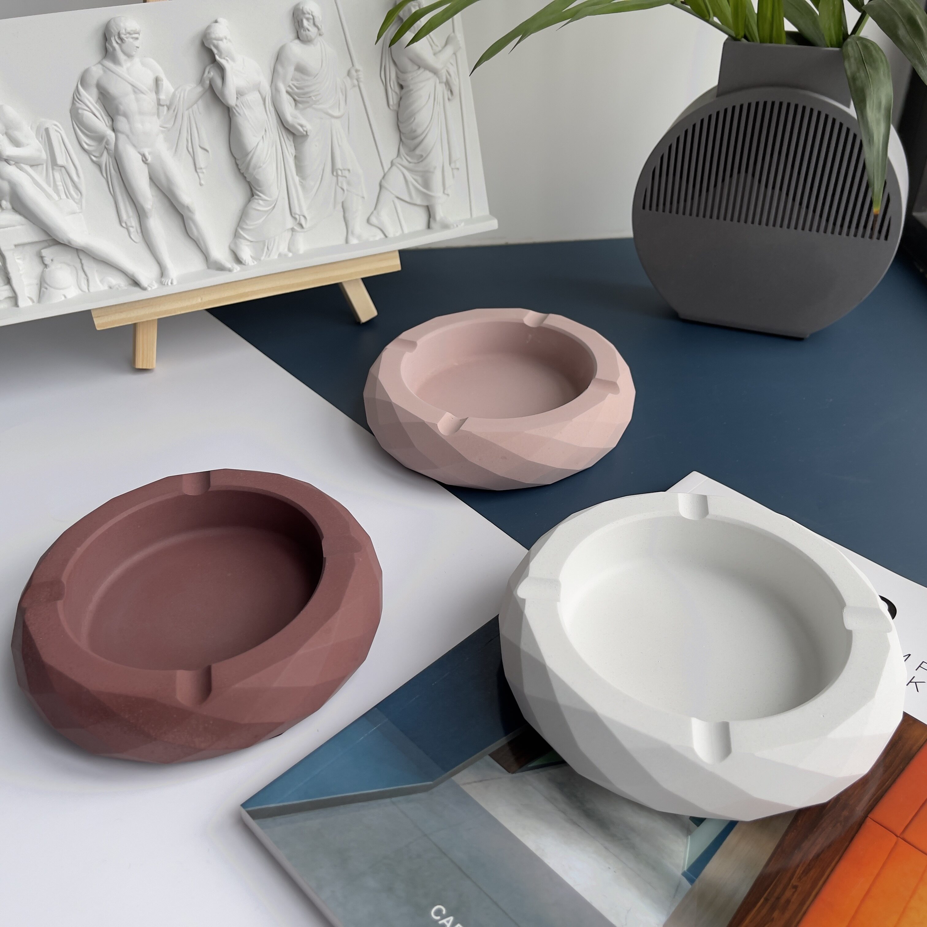 Nordic style ashtray large creative personality trend home living room light luxury office atmosphere simple anti-fly ash