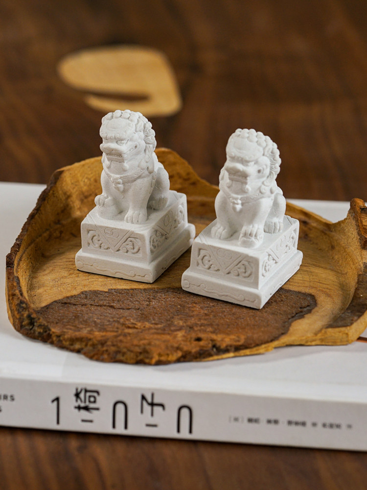 Cement stone lion mini trumpet new Chinese style Chinese style desktop decoration creative fish tank bonsai landscaping small decoration