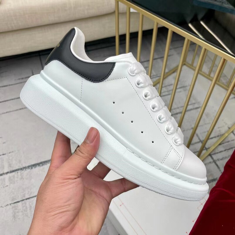 Wu Di Version ~ 2026 New Model White Sneakers for Women, Genuine Leather Black Sole, Casual Height-Increasing Thick Sole, Versatile for Couples, Unisex