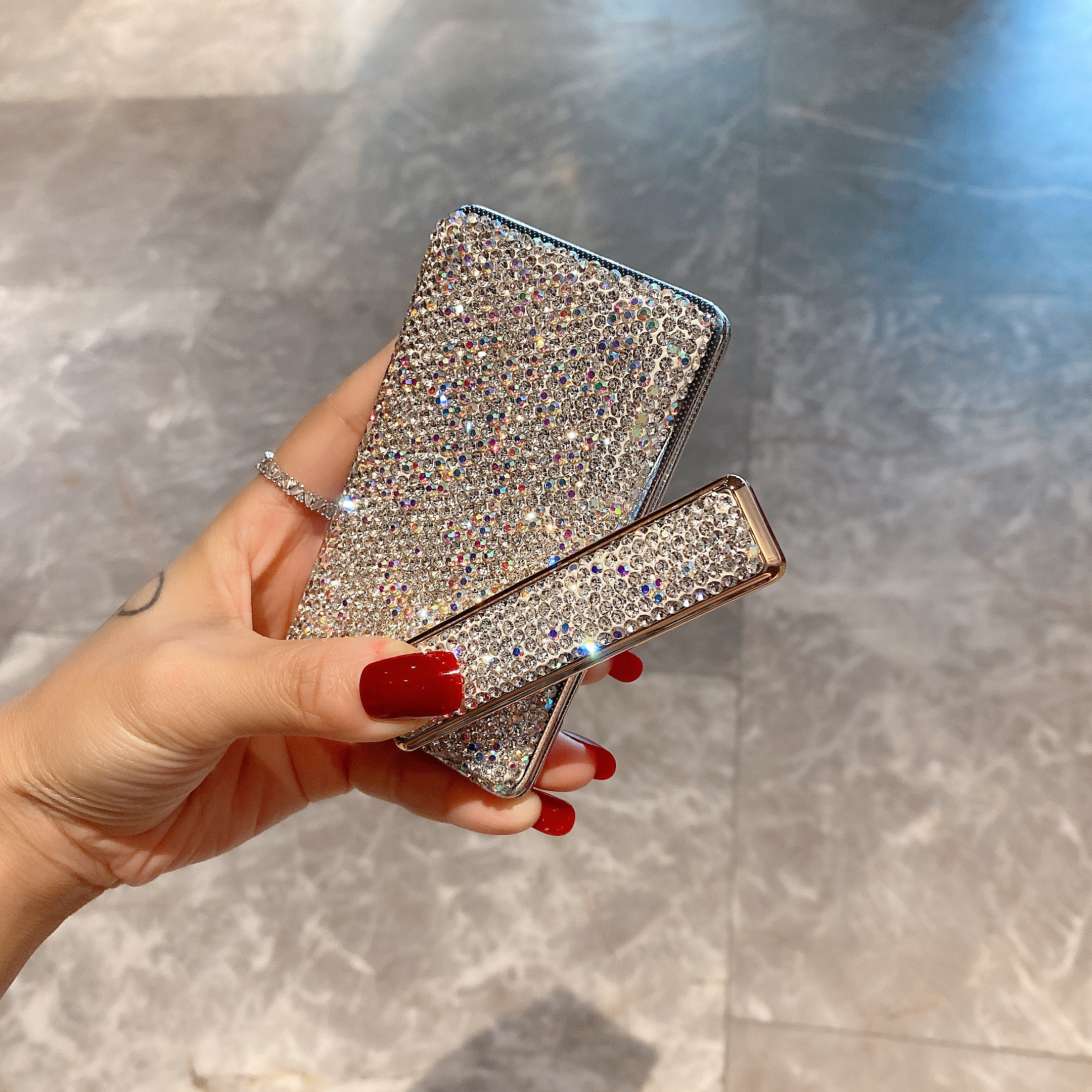 Diamond-studded metal cigarette case rechargeable lighter set high-end portable ultra-thin cigarette case men and women gift tide brand new