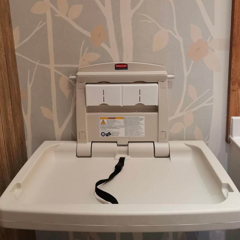 American Lebomei Rubbermaid baby care table shopping mall mother and baby room diaper replacement table FG781888