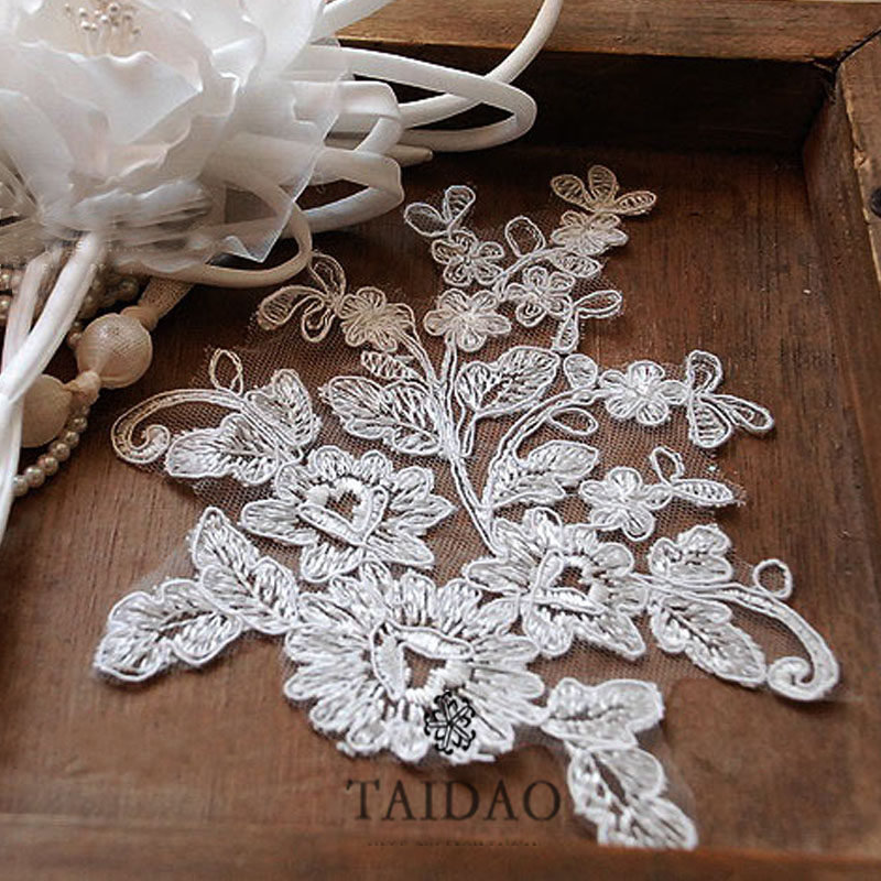 Desk Island DIY handmade headwear accessories Accessories Hollowed-out Caravan Lace Lace Applie Flowers 767 Ivory White Embroidered Cloth Patch