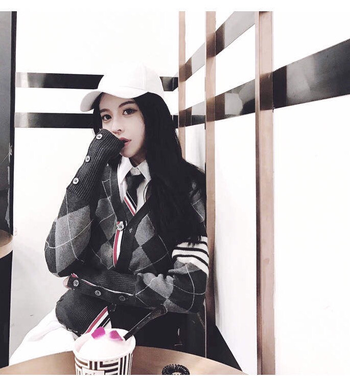  thom browne17 new plaid cardiovert TB series needled sweatshirt V collar wool cardiovert jacket jacket woman