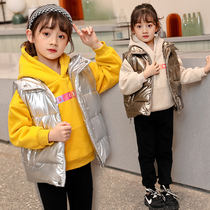 Girls suit 2021 new winter clothes in the big child bright leather waistcoat velvet thick sweater pants three-piece set