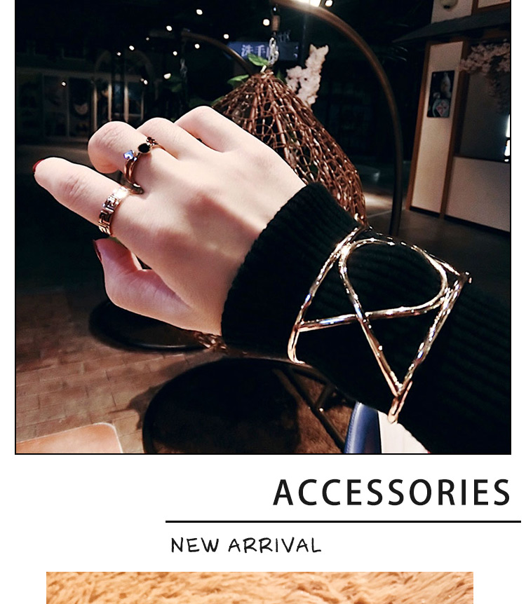 Khí chất phóng đại rỗng mở rộng vòng đeo tay nữ phiên bản Hàn Quốc của hipster cá tính vòng đeo tay vòng tay sinh viên trang trí hoang dã vòng đá