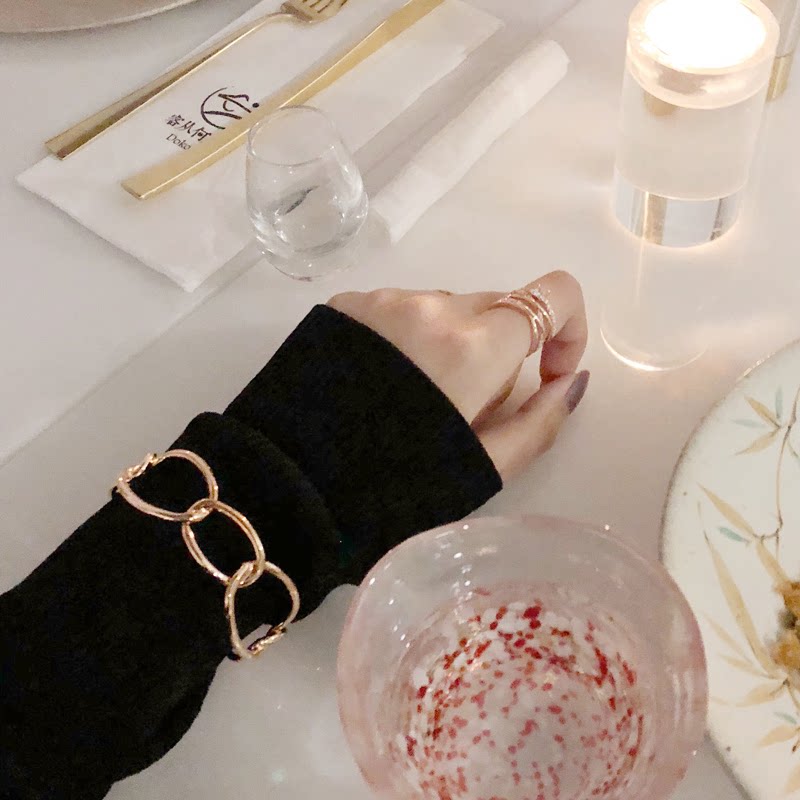 European and American exaggerated hollowed-out opening bracelet female personality serial circle hand ring minimalist fashion boomer hand decorated accessories