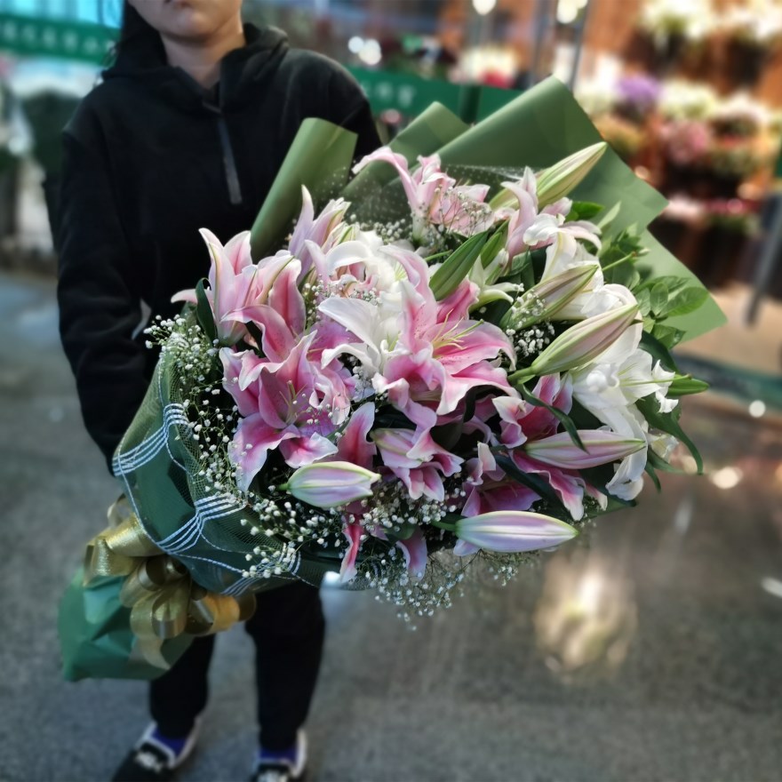 National Physical Florist Co-City Sends Flowers 80cm Bear Birthday Perfume to Lily Flowers Bouquet Beijing Fresh Flower Shop Courier