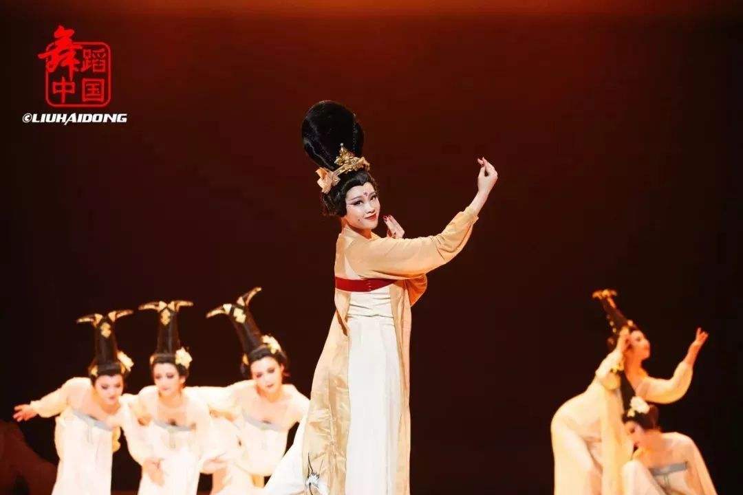 Classical dance beauty walk with the same dance costume women flowing full chest skirt Hanfu performance double-sided Yan Xun performance costume