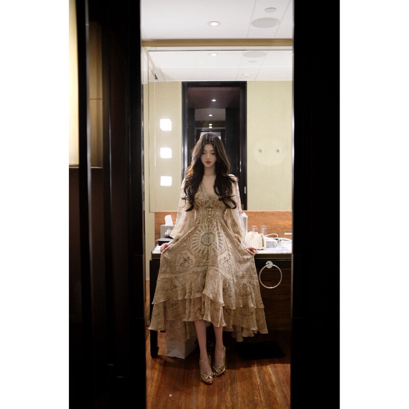 Kasukabe【Ancient Castle Floral Notes】French-Style Floral Waist-Cinching Slim-Fit Vintage Dress 26683 Kasukabe【Ancient Castle Floral Notes】French-Style Floral Waist-Cinching Slim-Fit Vintage Dress 26683