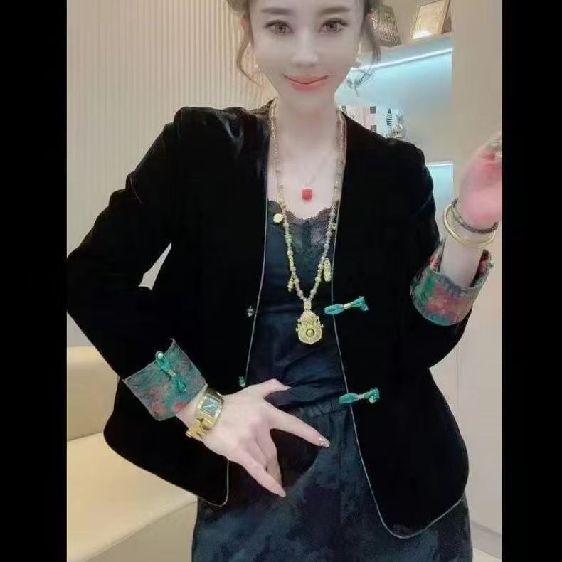 Reversible Velvet Jacket for Women, 2026 Autumn European Style, High-Quality, Fashionable, Versatile, Double-Sided, Elegant Top Reversible Velvet Jacket for Women, 2026 Autumn European Style, High-Quality, Fashionable, Versatile, Double-Sided, Elegant Top