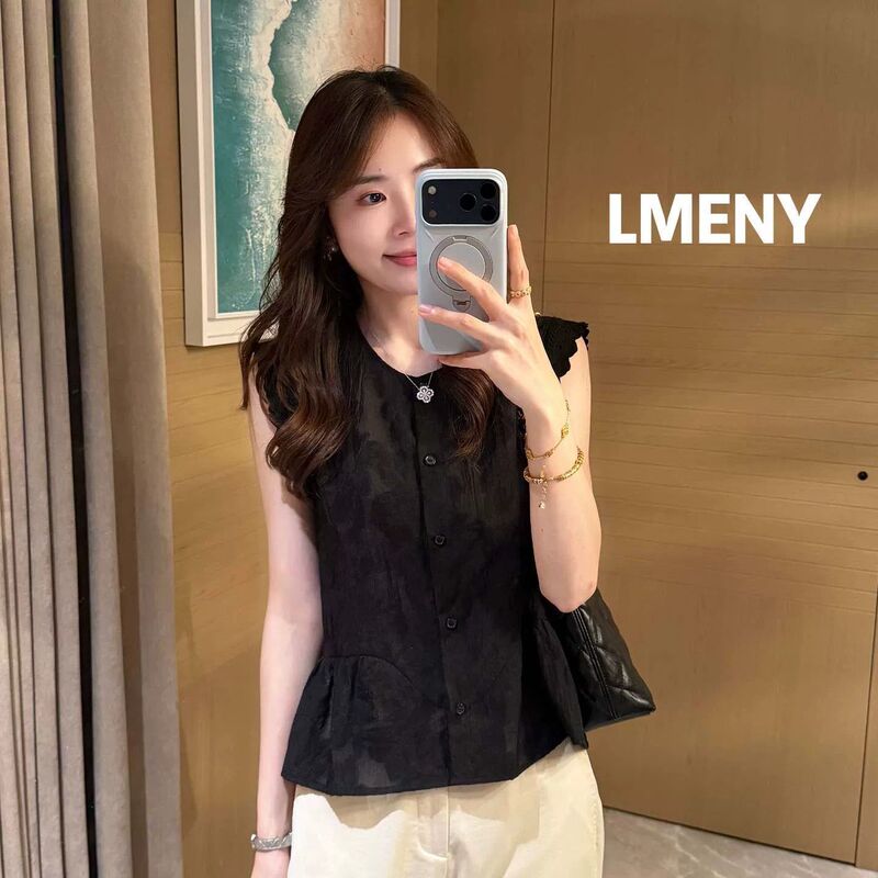 Loose-Fitting Women's Casual Style Black Sleeveless Shirt with Ruffled Lace and Button Decoration, Elegant and Age-Reducing Top