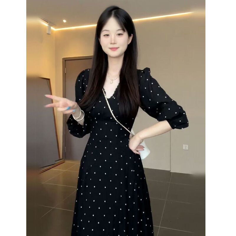 2026 New French-Style Black V-Neck Polka Dot Long-Sleeve Dress for Early Autumn, Petite Elegant Waist-Cinching Long Dress for Summer 2026 New French-Style Black V-Neck Polka Dot Long-Sleeve Dress for Early Autumn, Petite Elegant Waist-Cinching Long Dress for Summer