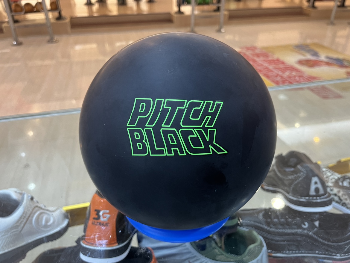 Storm bowling pitch black 15 pounds