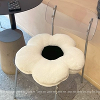 Белое черное ядро