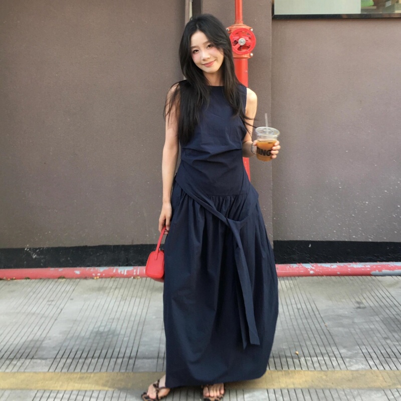 Japanese-Style Retro Navy Blue Sleeveless Tank Dress for Summer, Loose-Fitting Waist-Tie Strap Dress for Petite Women