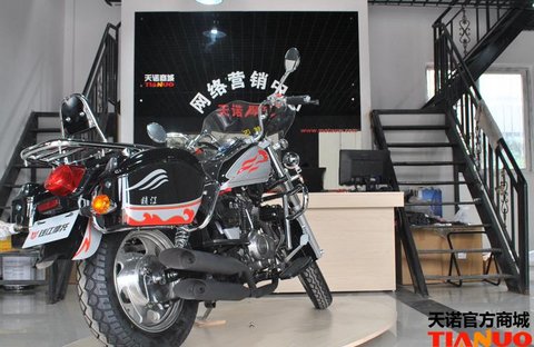 Hàng hiệu hoàn toàn mới Qianjiang bão Prince xe máy QJ150-18R cân bằng trục thời trang thoải mái bán nóng - Smart Scooter xe cân bằng giá rẻ