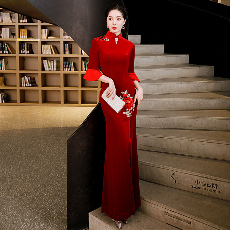 Gold velvet cheongsam catwalk costumes 2022 new iron-free elastic stage performance fishtail high-end dress summer