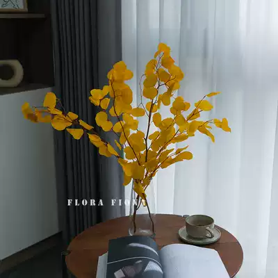 Natural plants, dried flowers, Nordic light luxury dining room furnishings, home decoration windows, and flowers, autumn eucalyptus leaves