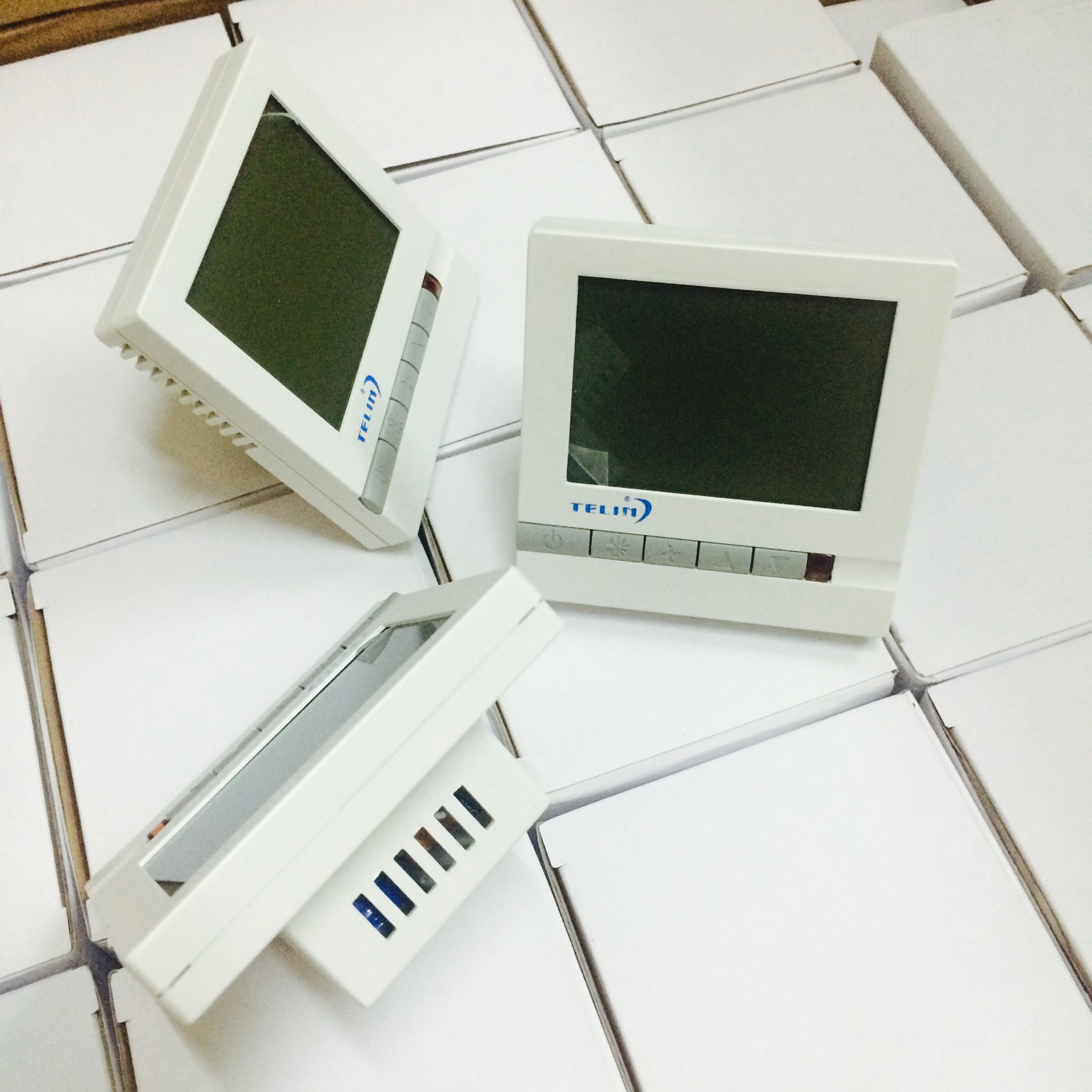 LCD thermostat HL108DB2 Central air conditioning fan coil control panel HL108DB2-RL