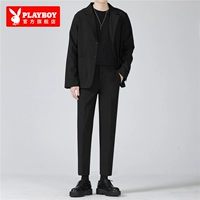 Осенняя футболка, черные штаны