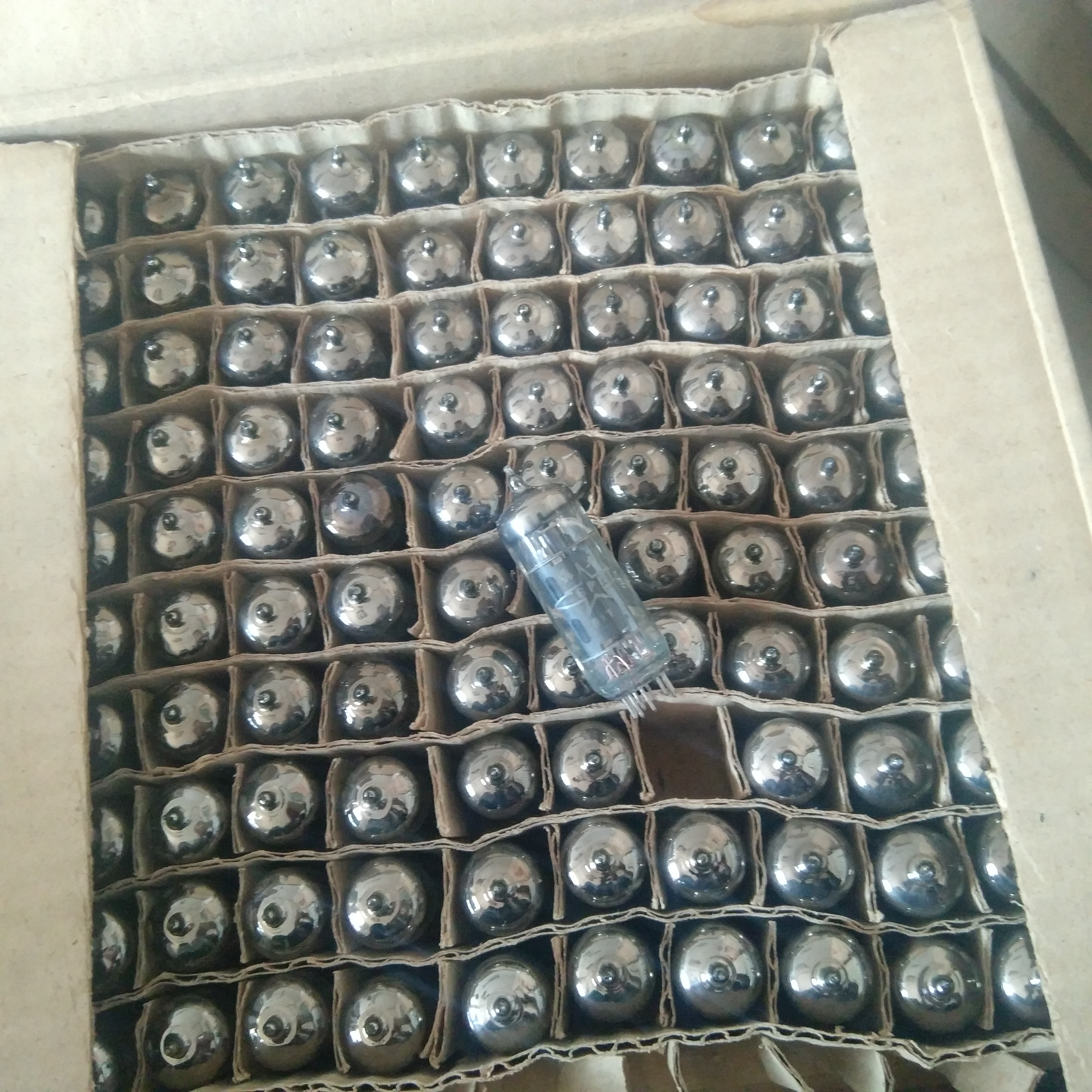 Dawn brand new 6P1 vacuum tube instead of 6005 6AQ5 vacuum tube Soviet 6n1n vacuum tube