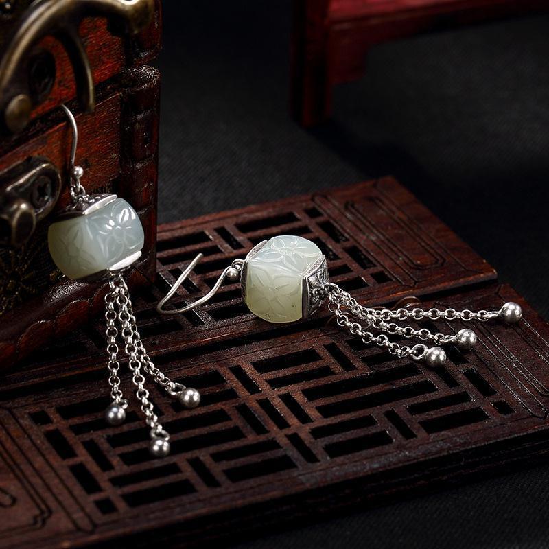 Retro-Style Inlaid Faux Hetian Jade Lily-Of-The-Valley Pattern Long Tassel Earrings for Women and Mothers, High-End Palace-Style Earrings Retro-Style Inlaid Faux Hetian Jade Lily-Of-The-Valley Pattern Long Tassel Earrings for Women and Mothers, High-End Palace-Style Earrings