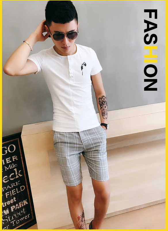 Thanh niên nam tinh thần áo thun nam tay ngắn 2018 hè mới màu rắn phiên bản Hàn Quốc của chiếc áo tự canh đáy quần nam áo thun có cổ nam