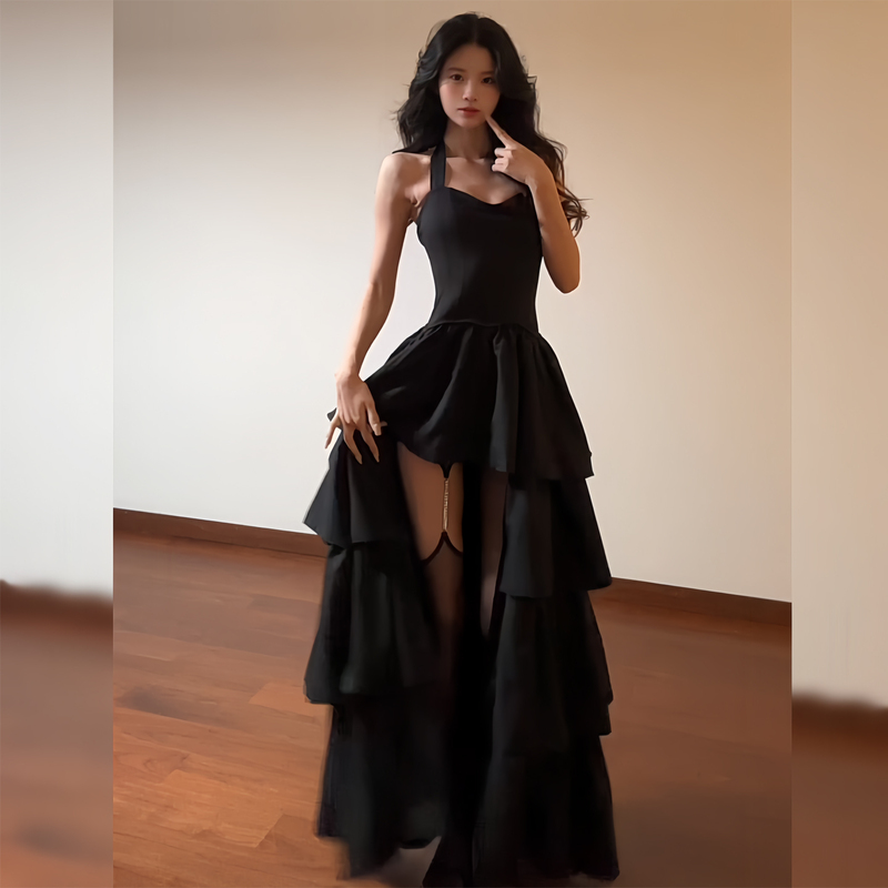 French Hepburn Style Black Halter Neck Dress for Women, Waist-Cinching Multi-Layered Cake Skirt, Elegant Birthday Vacation Dress