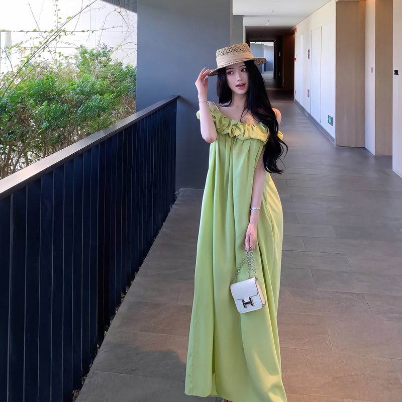 High-End Green One-Shoulder Strapless Dress for Women, Summer Loose-Fitting Slimming Beach Vacation Style Long Dress