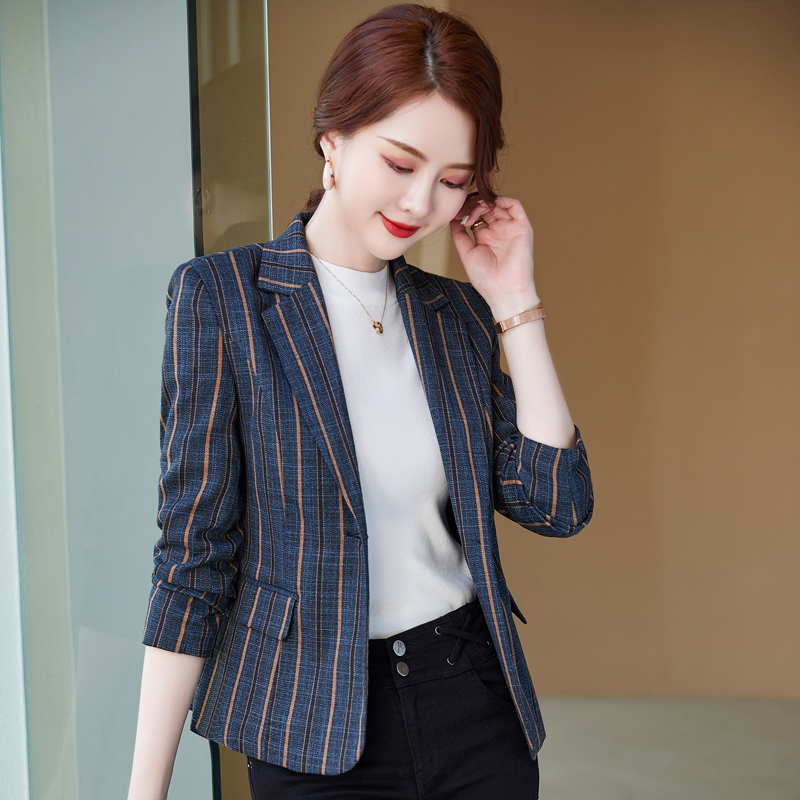 Striped Blazer for Women, Spring and Autumn, Petite Size, Korean Style, Vintage, Elegant, High-End, Casual, Fashionable, Short Blazer