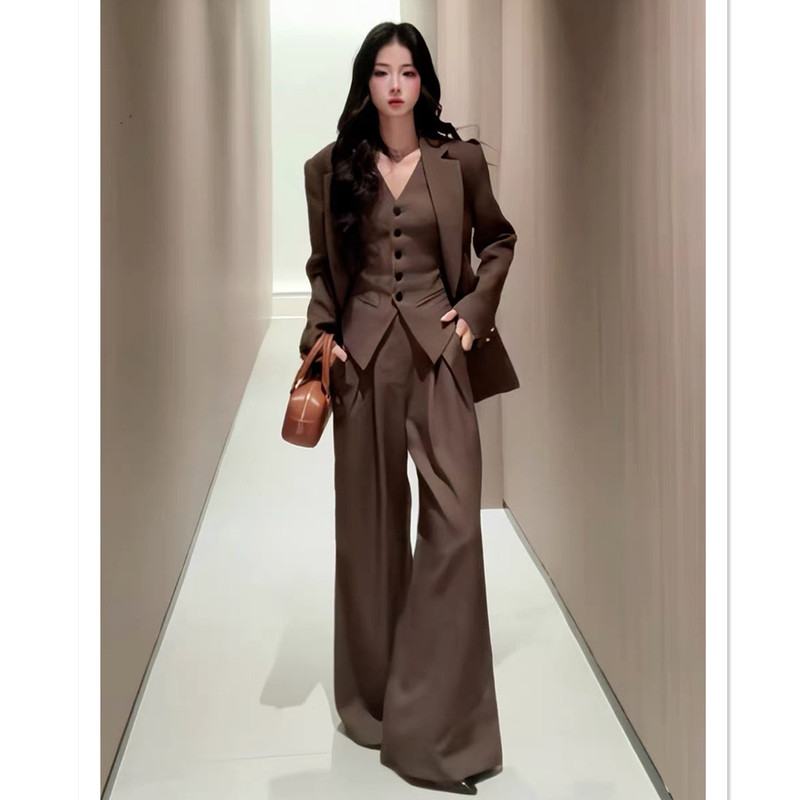 Casual Suit Set for Women 2026 Spring, Light Luxury, Stylish Design, Professional Suit with Vest and Wide-Leg Pants, Complete Set