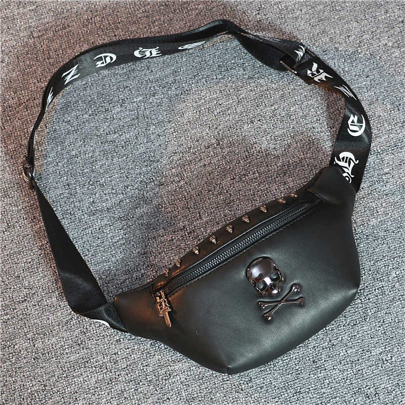 Trendy men's chest bag 2019 new Korean version of the fashion men's and women's casual small shoulder bag skull rivet waist bag mobile phone bag