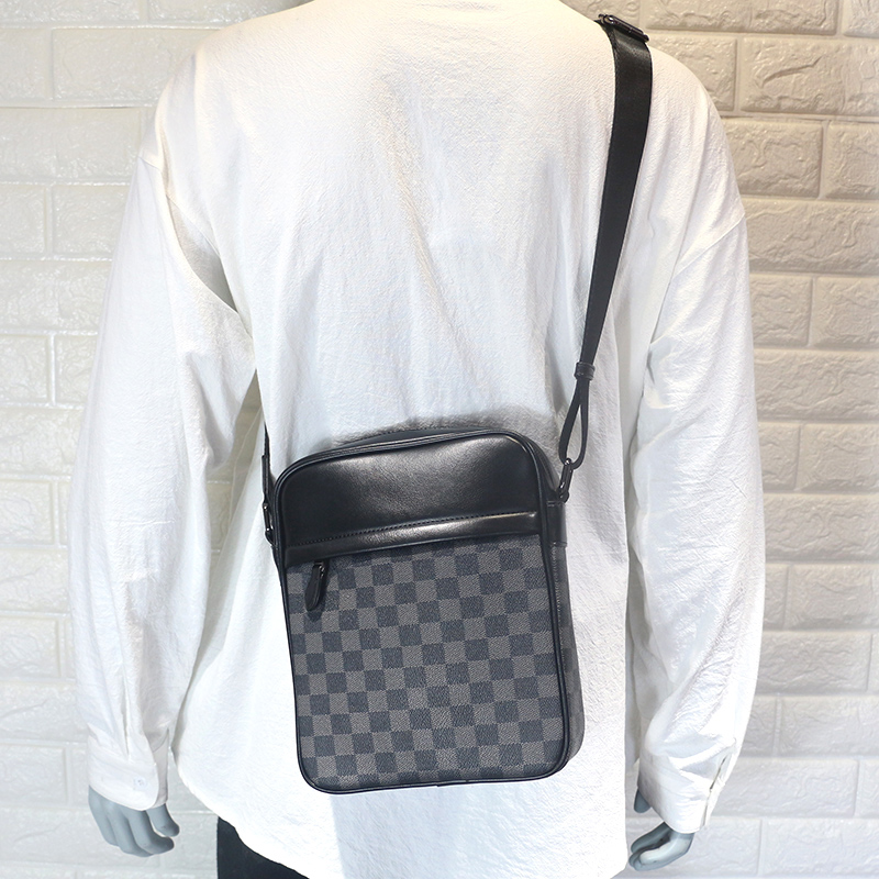 Shoulder bag male Korean version 2020 new plaid fashion crossbody bag vertical style trend crossbody bag business casual men's bag