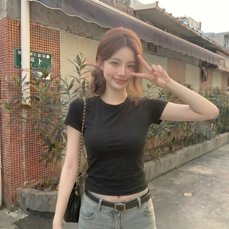 Short High-Waisted Black Round-Neck Short-Sleeved T-Shirt for Women Summer 2026 New Style Pure Cotton Slim Fit Slimming Look Navel-Baring Hot Girl Top
